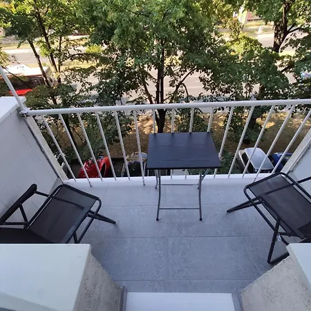 Iris - Modern & Cozy Apartment Skopje
